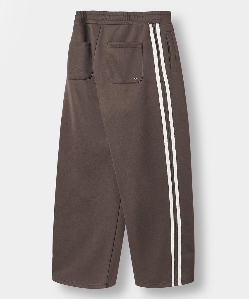 Dimiteulibeullaeg Vlad One-Pleat Curved Track Sweatpants_Brown
