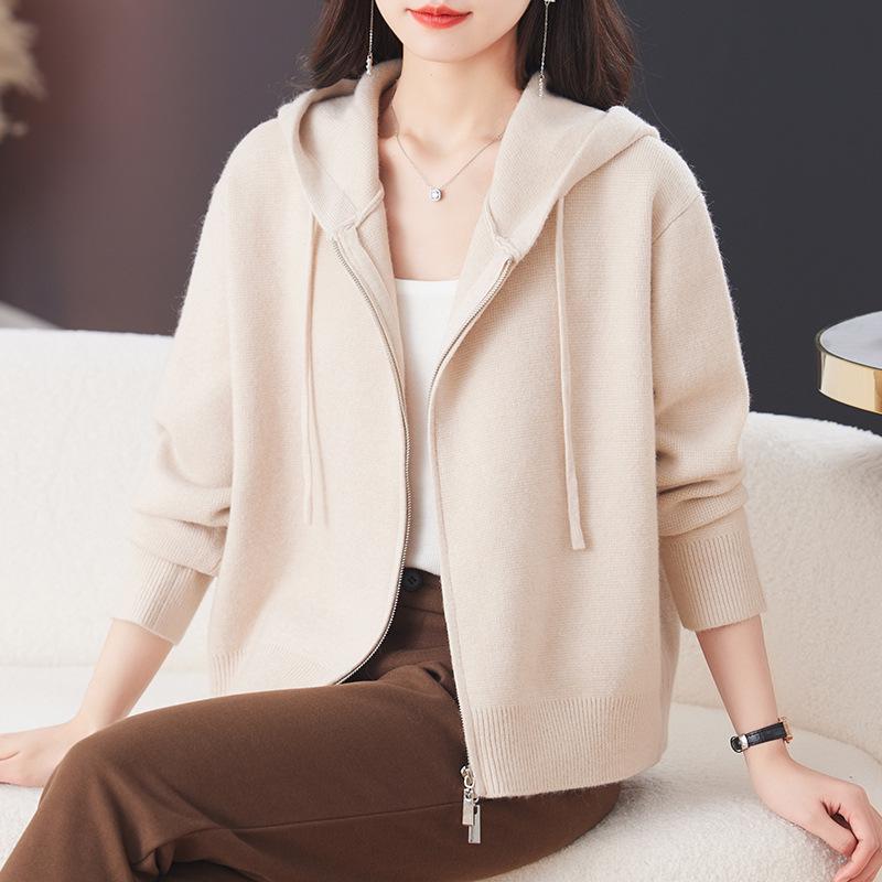 2025 Spring/Autumn Red Hooded Short Jacket for Middle-Aged Women - Petite Knitted Cardigan