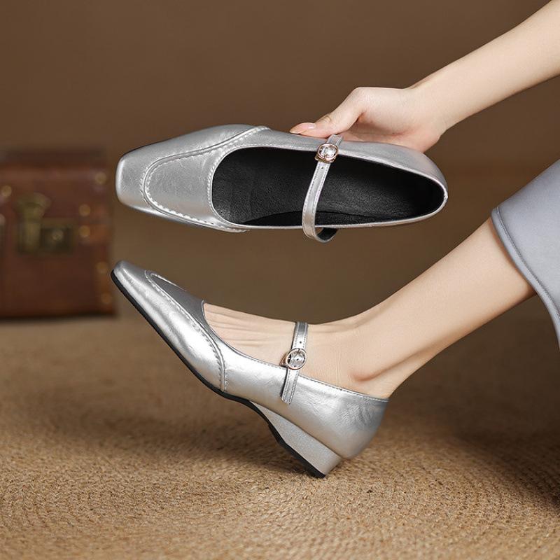 

New women s fashion single shoes low heel square head one pedal comfortable soft sole four seasons wear small leather shoes wedge heel single sh 39 серебряный