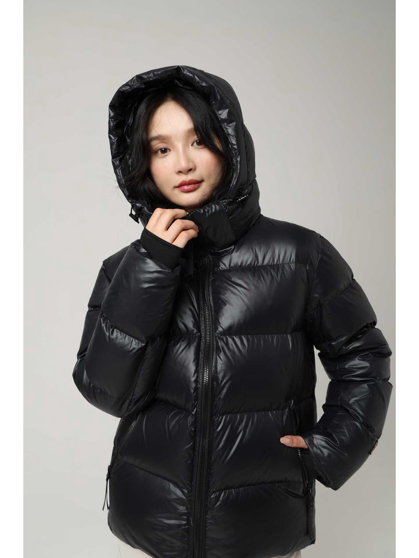 

Черно-золотая теплая куртка с капюшоном Зима 2025 - Унисекс короткое пуховое пальто L (135-150 lbs) чёрный