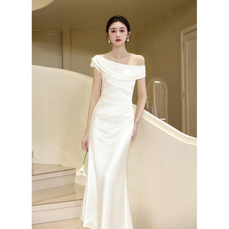 Light luxury one-word shoulder light gold evening dress, annual meeting host engagement dress, bridal toast dress, morning gown skirt