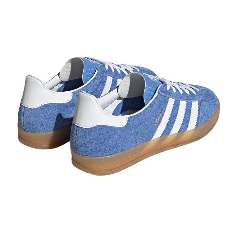 adidas Scarpe da Ginnastica Basse Originali Gazelle Indoor in Pelle Scamosciata alla Moda Casual Unisex Blu Bianco Marrone HQ8717
