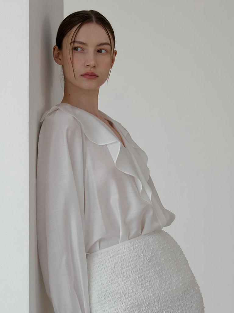 GRIDAJ Ruffle Blouse [White]