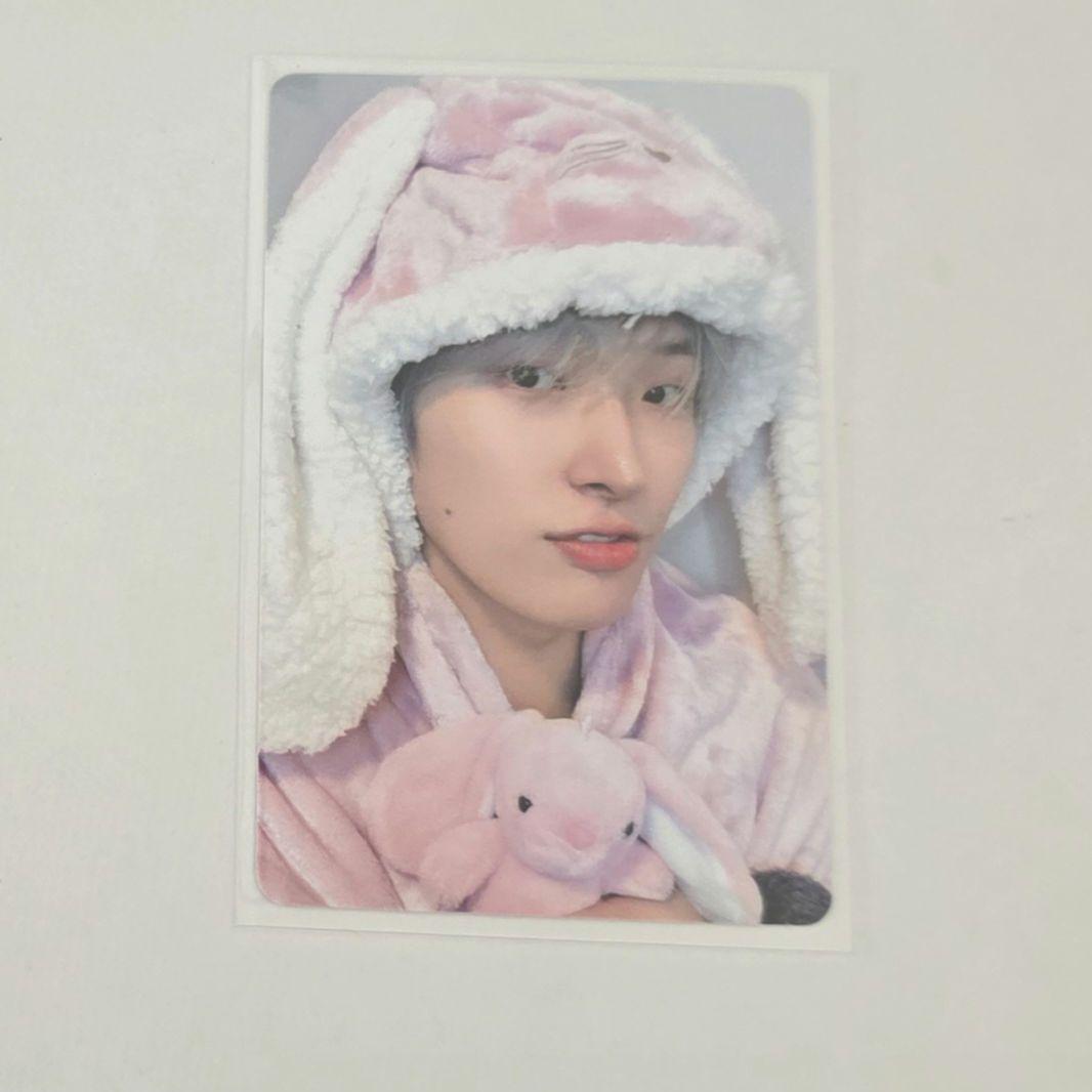 ATEEZ Hellolive Rabbit Blanket Trading Card Mingi