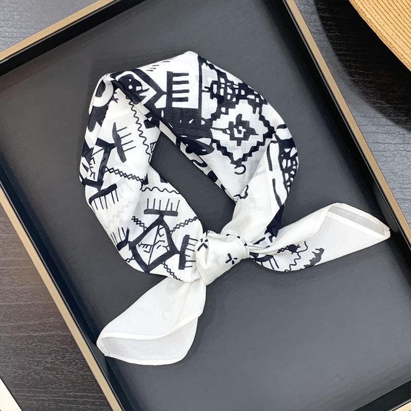 30% Silk 70% cotton Scarf Bandana Women Square Scarves Wrap Kerchief Fashion dot Headband Leopard Hijab Shawls Bandana Foulard