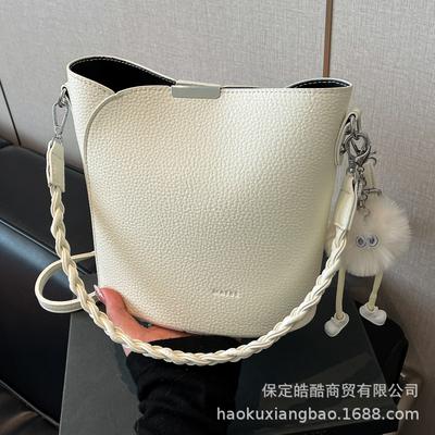 Sommer beliebte kleine Tasche Damen 2025 neue Mode vielseitige Umhängetasche exquisite super angesagte tragbare Beuteltasche