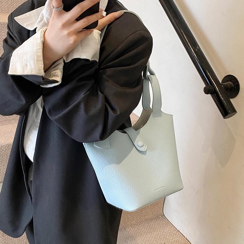 Large-Capacity Hand-Carried Bucket Bag, Female Lychee Pattern Vegetable Basket, Shoulder Messenger Bag.