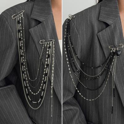 Broches et bijoux de corps