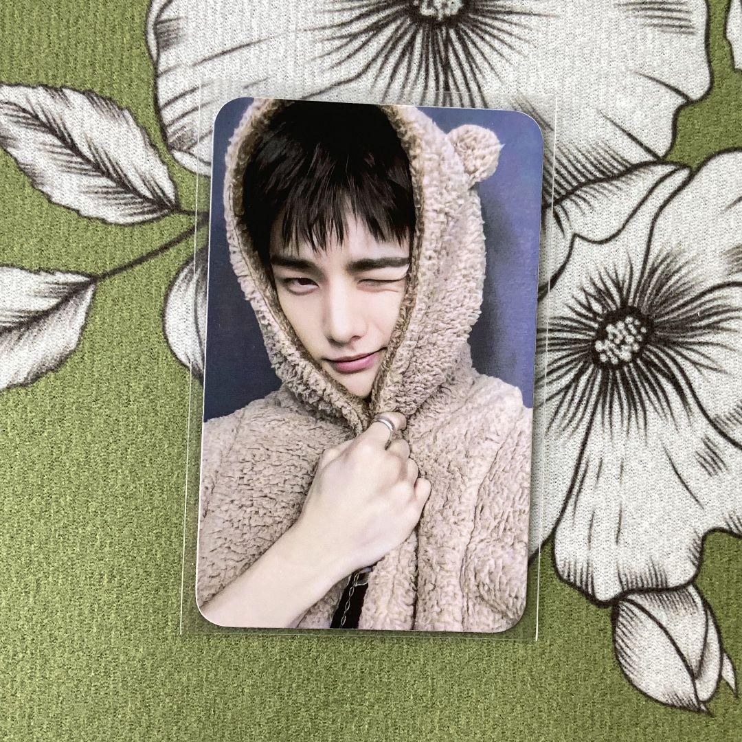 

[USED] Straykids Korean KARMA fans pre-list Hyunjin trading card 1 piece