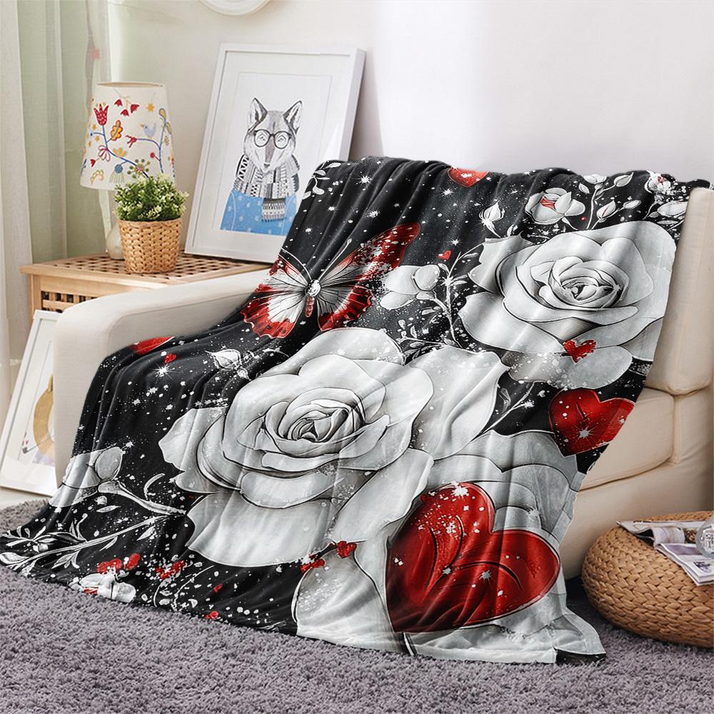 Flanelowy koc z nadrukiem czerwonych i białych róż, Wysoka jakość, Komfortowy na wszystkie pory roku, Wystrój domu, Ciepło i komfort, Idealny na prezenty świąteczne