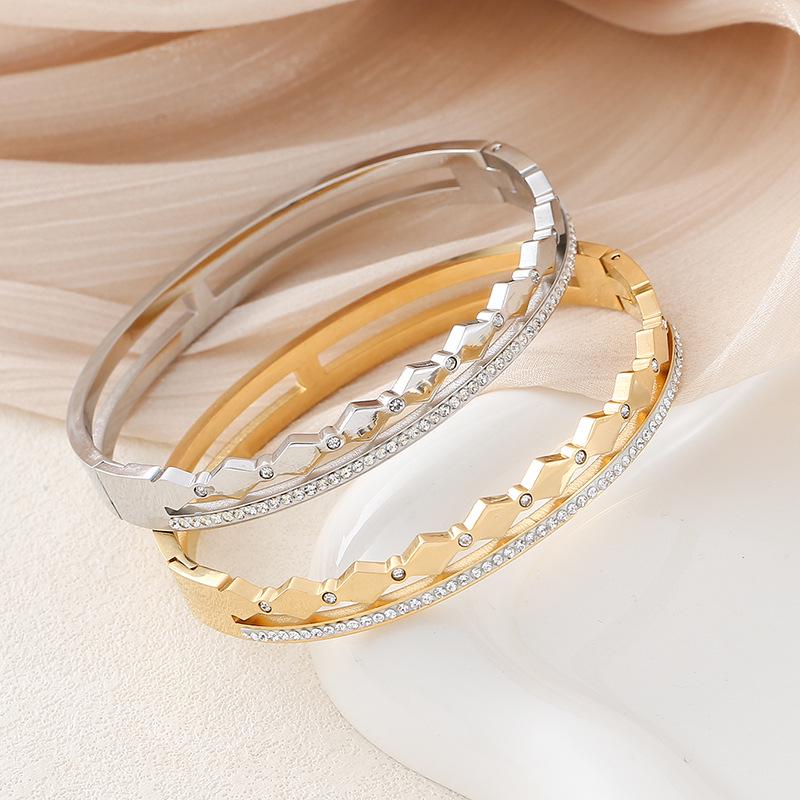 Rhombus Rhinestone 18K Gold-Plated Titanium Bracelet for Women