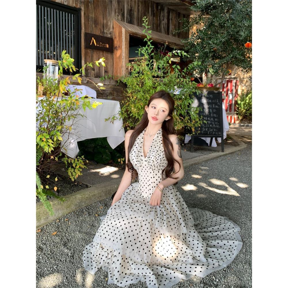Vestido de lunares estilo francés sin espalda con cuello halter para mujer, primavera, adelgazante, línea A, falda de tarta