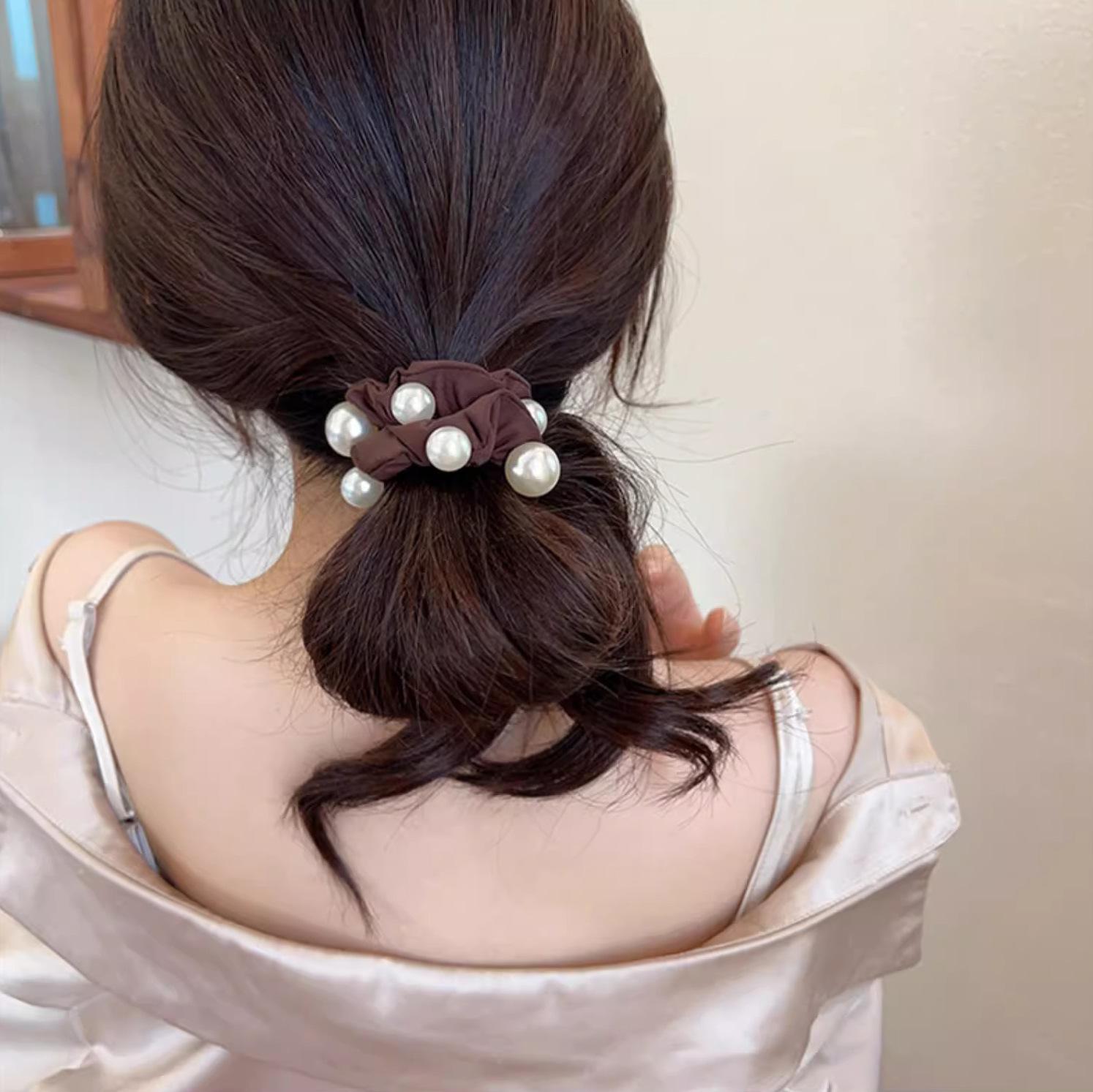 

Элегантная жемчужная повязка для волос Простая повязка на голову Высококачественная резинка для волос «маленькая кишка» для хвостика Головной убор Аксессуары для волос для девочек и женщин кофейный