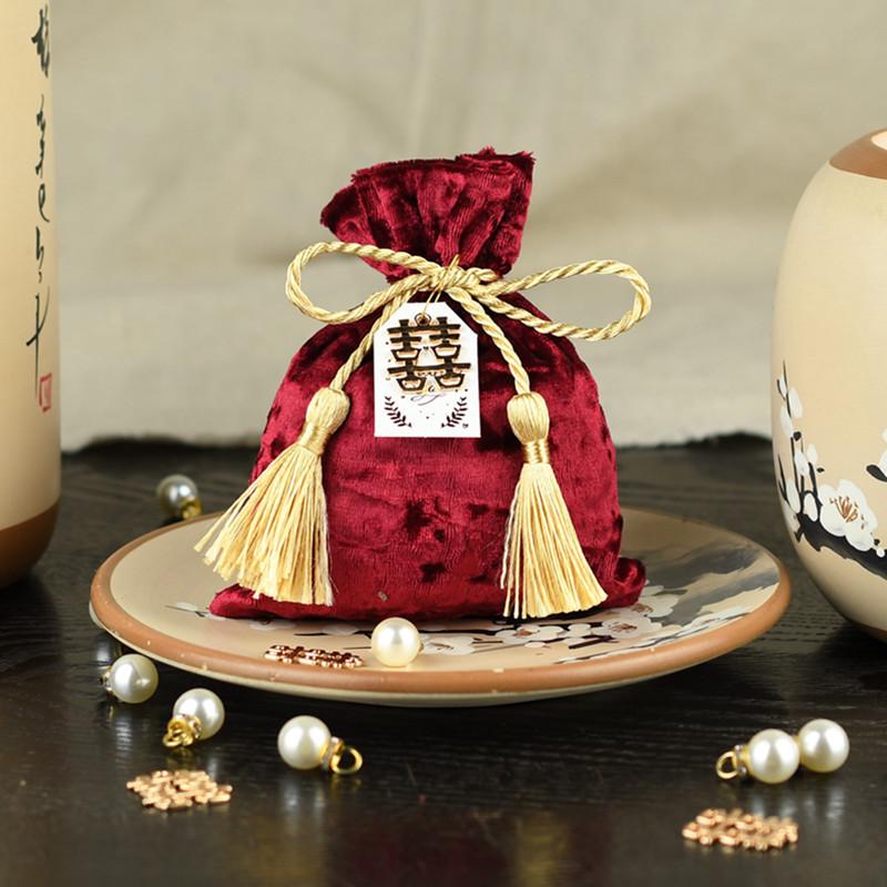 Elegant Silk Velvet Wedding Candy Gift Bag for Guests
