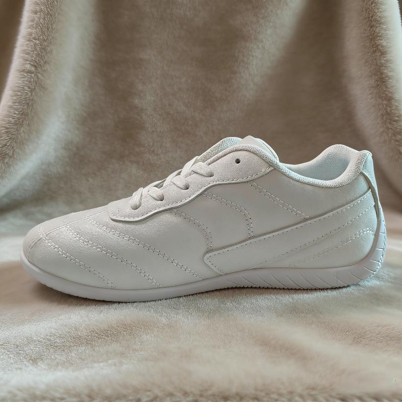 Women's White Minimalist Sneakers Lightweight Casual Walking Shoes for All-Day Comfort Flat Soft Plus Size 36-41