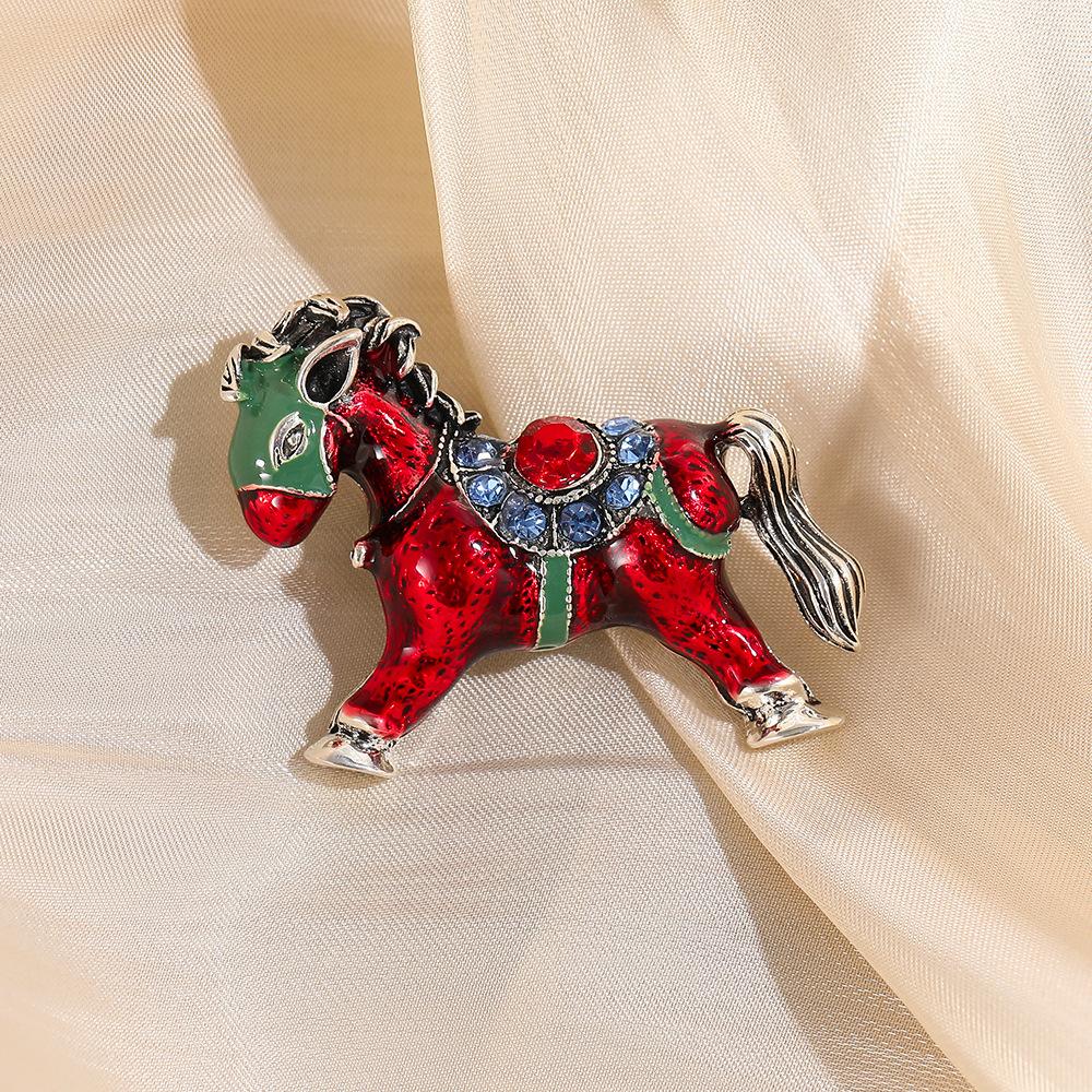 New Animal Brooch, High-end Fixed Pin, Niche Fashion Trojan Horse Jewelry