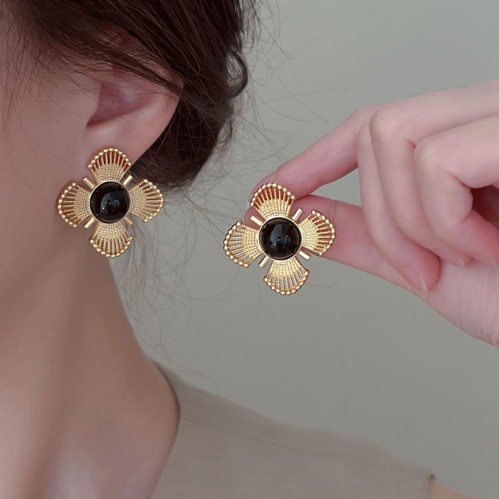 Retro French Luxe Matte Four-Leaf Flower Hollow Design Earrings for Women