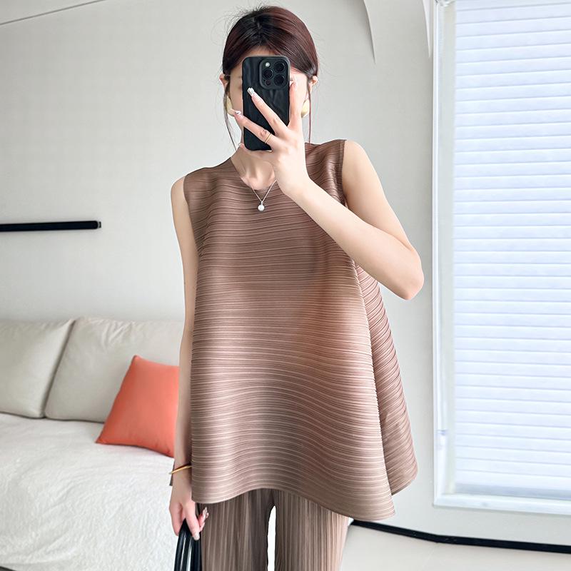 Miyake Damen Ärmelloses Oberteil mit unregelmäßiger Plissierung - Sommerkollektion 2024, Locker in Übergröße mit Rundhalsausschnitt