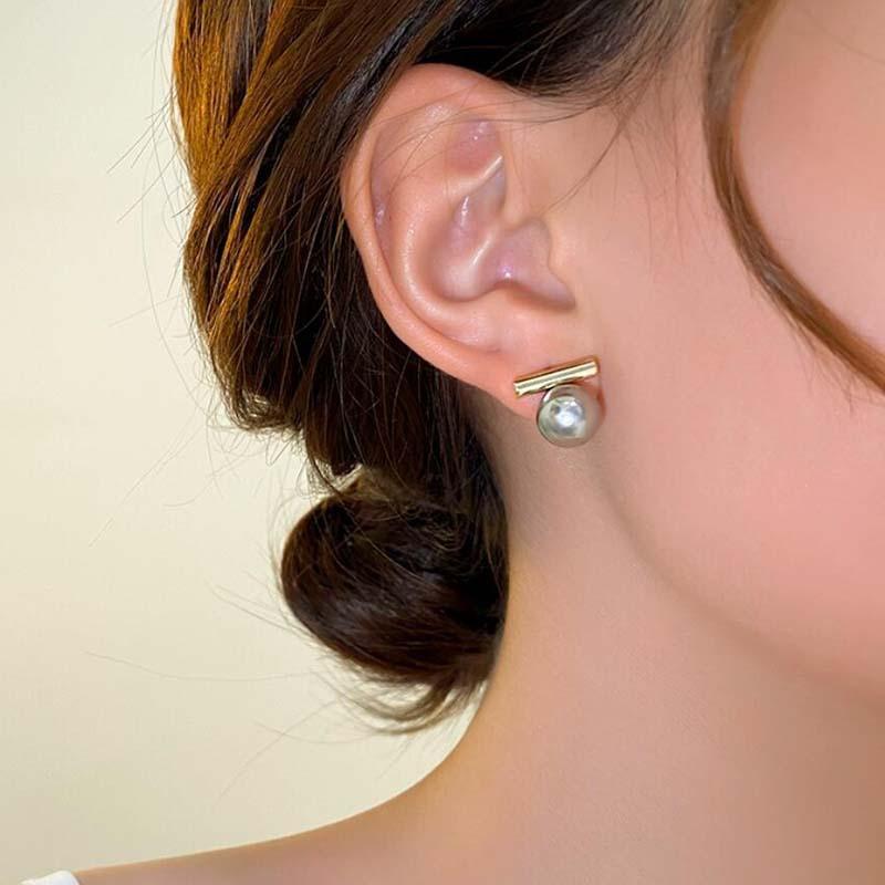 Female Retro Temperament Niche Earrings