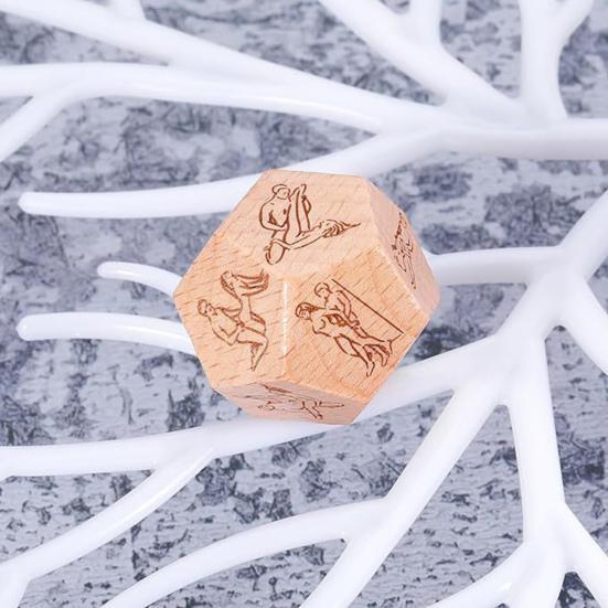 Date Night Dice Peppen Sie Ihr Liebesleben mit 18 aufregenden Yoga-Posen auf. Vielseitige Yoga-Requisiten aus Holz. Jubiläumsgeschenk