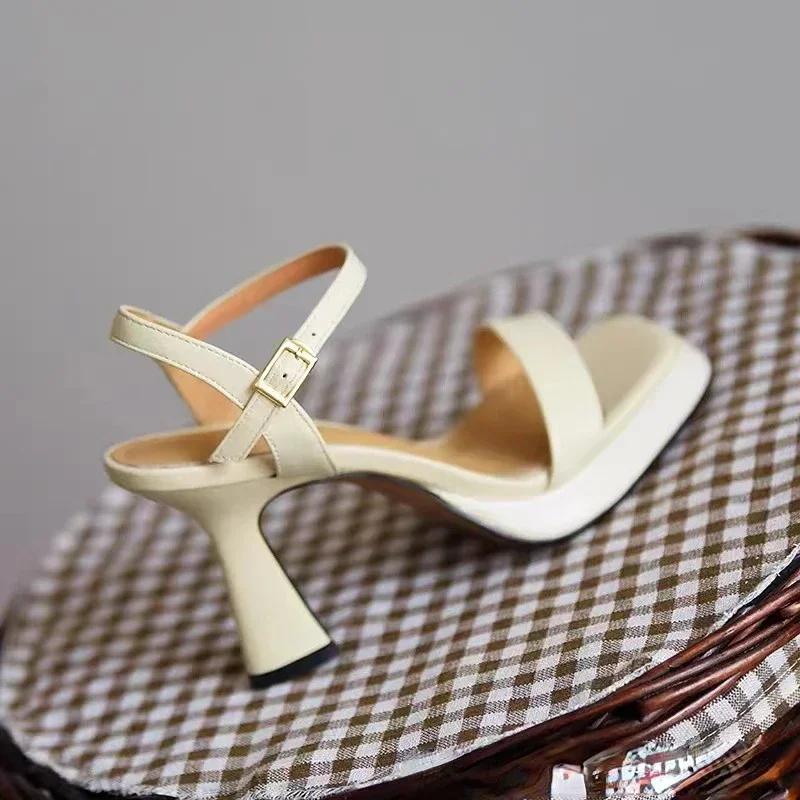 Fashion Thick Soled Women Shoe 2025 New Summer One Line Fashion High Heels Waterproof Platform Sandals Zapatos Sandalias De Mujer