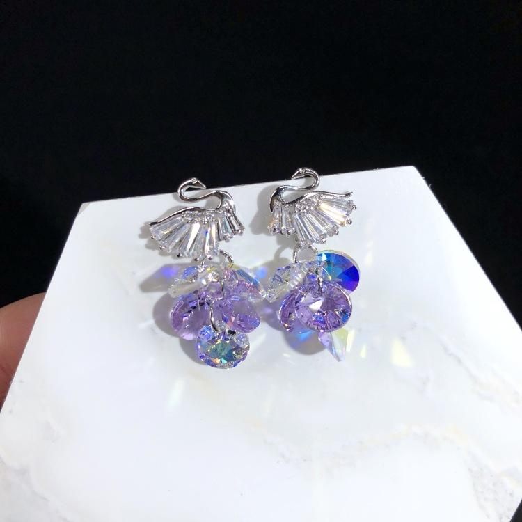 Austrian super flash crystal earrings, stud earrings, niche high-end temperament earrings, long simple earrings, 925 silver needles.