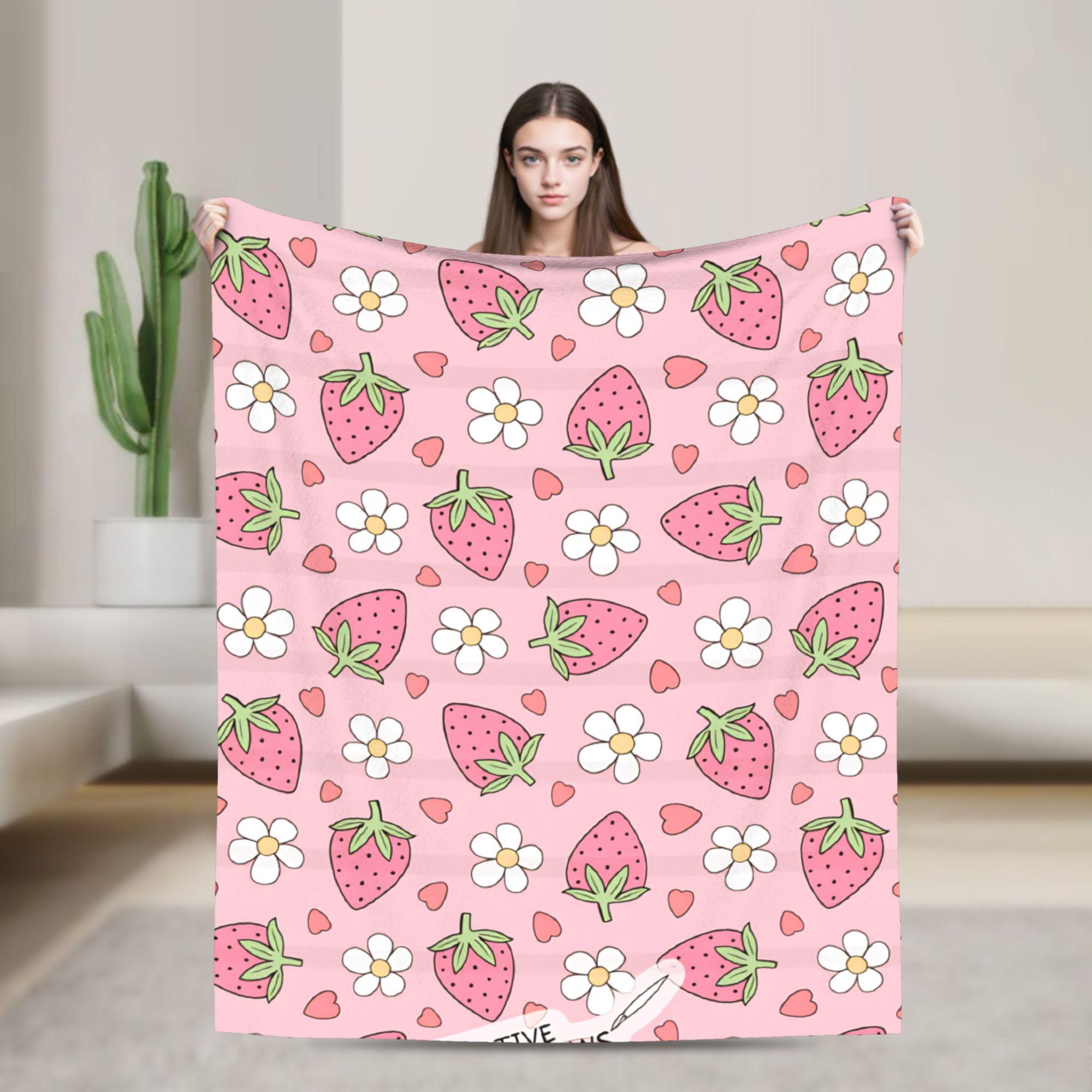 Pink Strawberry Print Blanket  Warm Soft Novelty Plush Throw Blanket For Outdoor Airplane Travel Flannel Bedspread Bed Cover 75x90cm