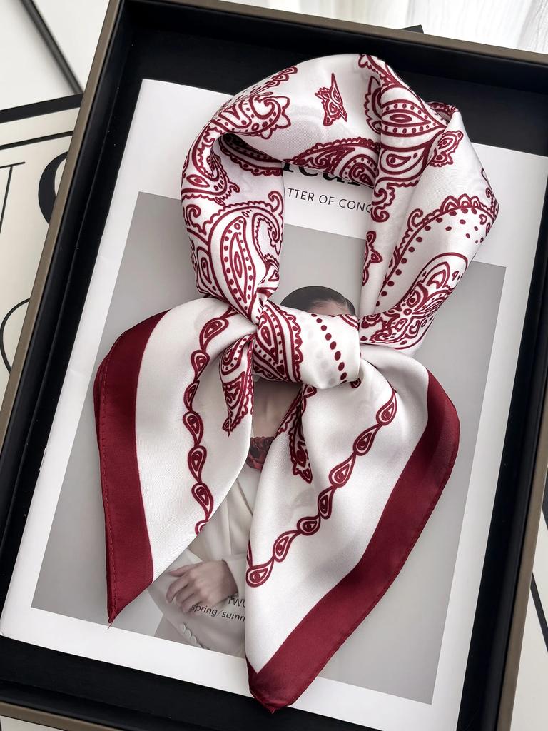 Vintage Chain Print Satin Square Scarf Soft Lightweight Women’s Fashion Accessory for Hair Neck Shawl Elegant Hair Scarf