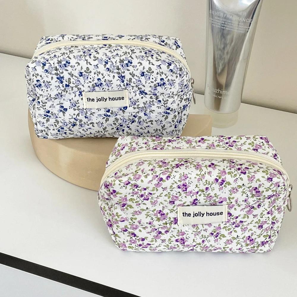Cute Floral Quilted Makeup Storage Bag Multifunctional Large Capacity Toiletry Pouch Cosmetic Organizer Pouch Travel
