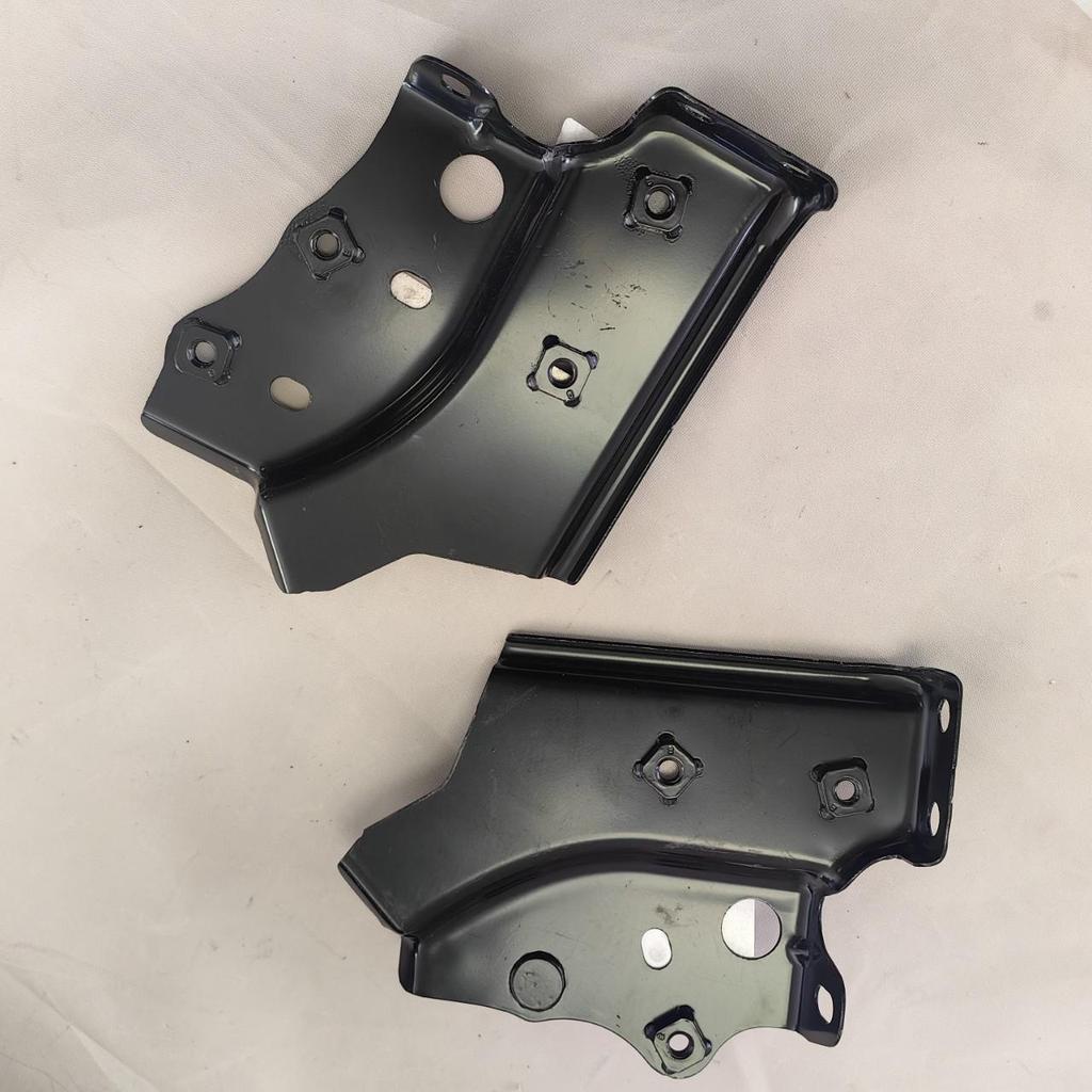 Parts 53718-06070 and 53717-06070 Fit Camry Fender Iron Brackets.