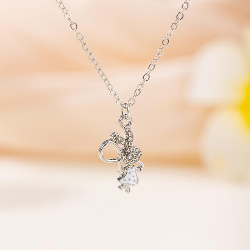 

Strawberry necklace, simple style rabbit pendant with diamonds, dripping oil, cartoon cute jewelry for women