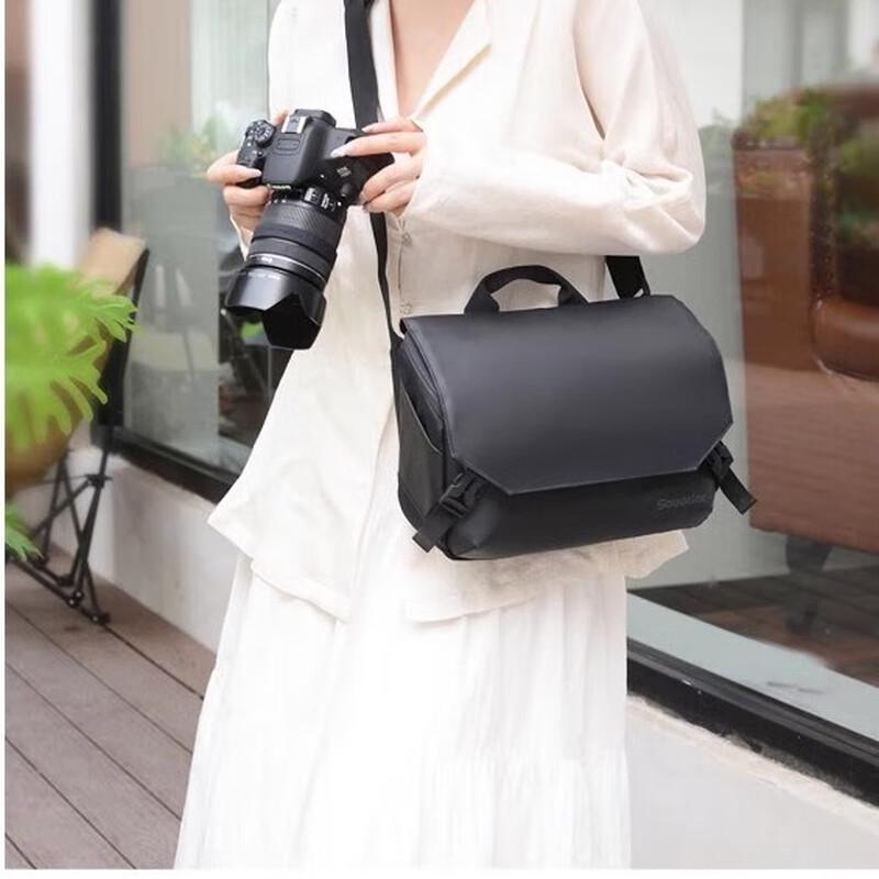Ayoub Lightweight Portable Crossbody Camera Bag