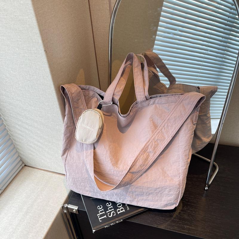 Large Capacity Bag Women's Autumn and Winter Versatile Lazy Wind Shoulder Messenger Bag Commuter Tote Bag