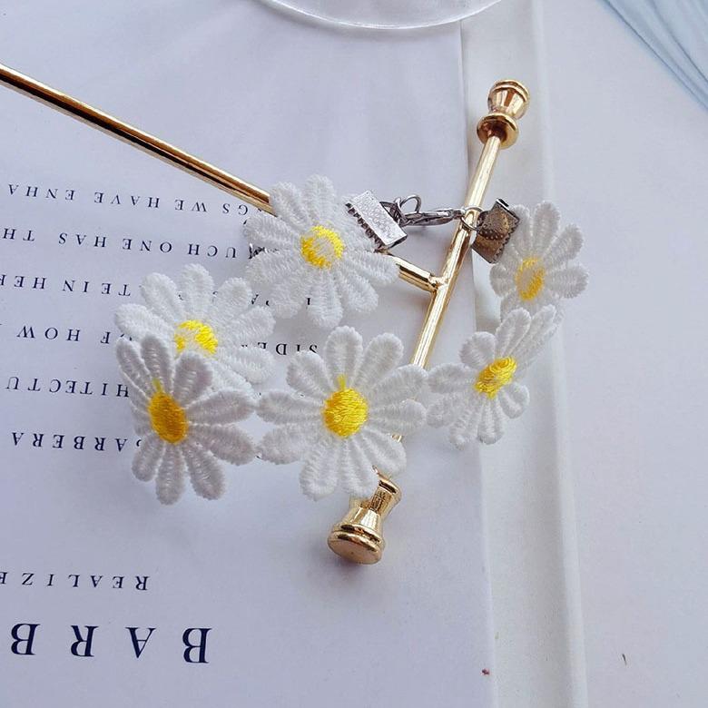 Stylowy Choker z Stokrotkami dla Kobiet – Wszechstronna, Świeża i Urocza Biżuteria na Obojczyki