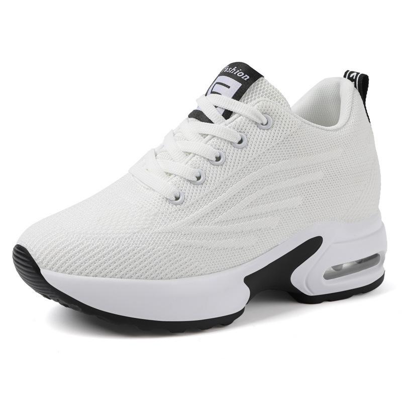 2025 vår ny mesh andningsbar osynlig inre höjdökning damskor casual platå sportskor dam enkel sko vit