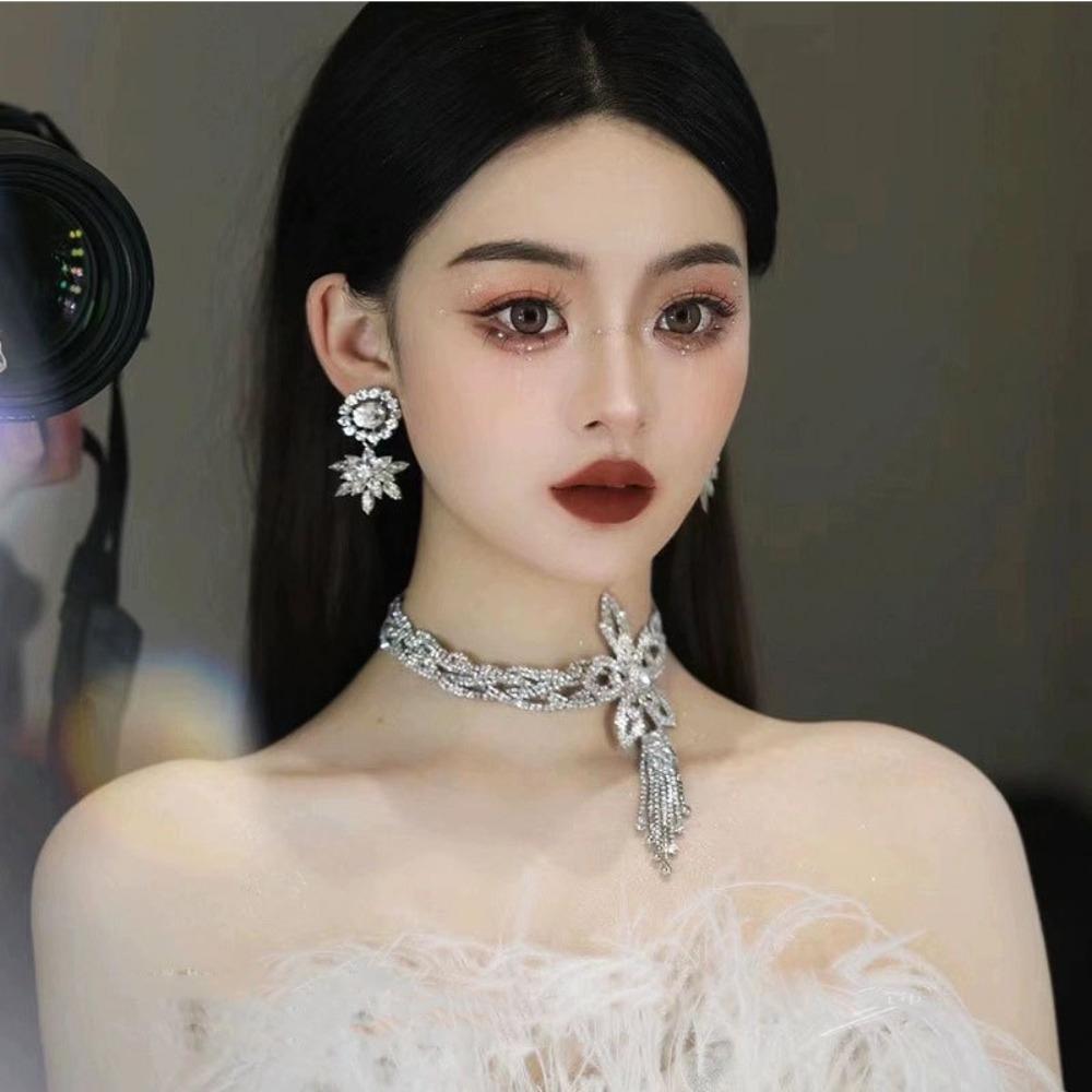 Shiny Exaggerated Necklace Hollow Lace up Necklace Charm Rhinestone Flower Necklace  Wedding