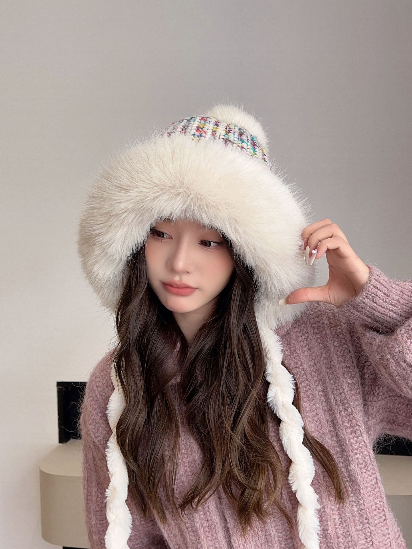 

Новая осенне-зимняя плюшевая защитная шапка для ушей, женская плюшевая утолщенная теплая универсальная вязаная шапка с комком шерсти M（56-58cm）