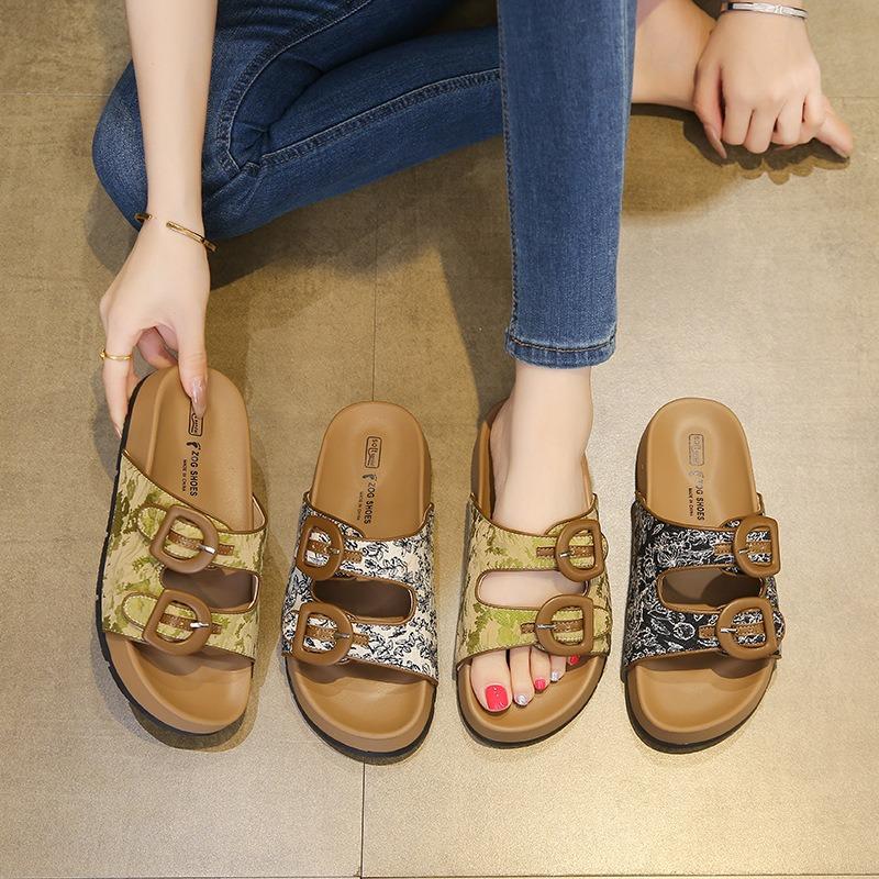 New Thick-soled Women's Shoes One-shoulder Soft-soled Beach Sandals