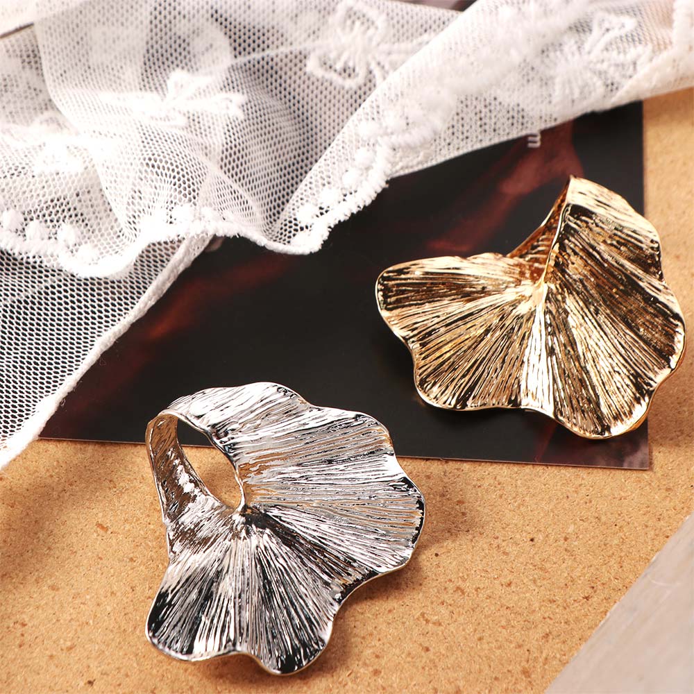 Pleated Design Ginkgo Leaf Ring Three-dimensional Texture Fan-Shaped Ring Metal Joint Ring  Women