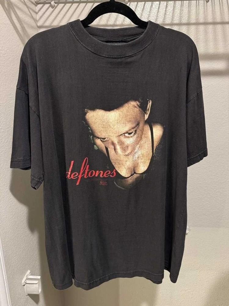 

Vintage 90’s Deftones Around The Fur Artimonde T-shirt Unisex T-Shirt XL