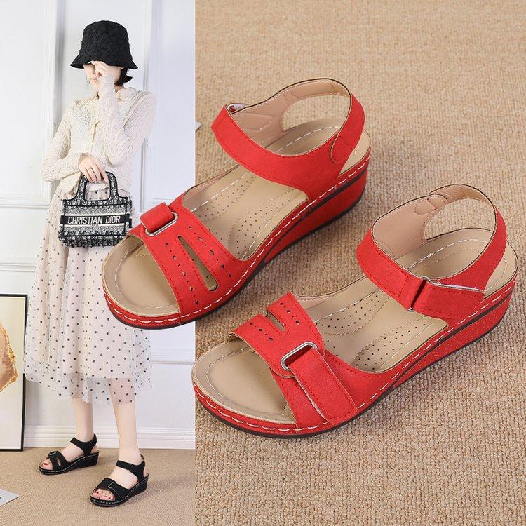 European Station Retro Round Head Foot Cover Sandals Women's Car Line Non-slip Slope Heel Hollow Large Size Metal Sandals