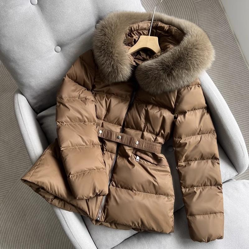 

2025 Winter New European and American Style Hooded White Duck Down Big Fur Collar Waist Thin Short Down Jacket Women M темно-коричневого кольору
