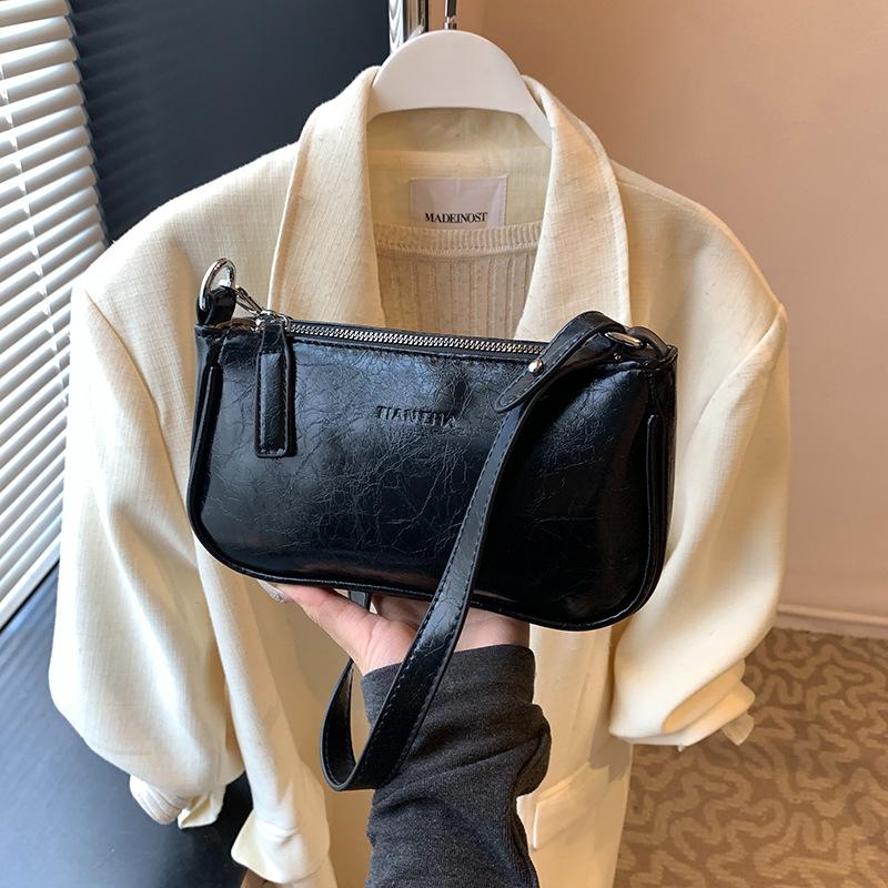 Today's popular chain single shoulder armpit bag women's spring and summer new fashion messenger bag tide