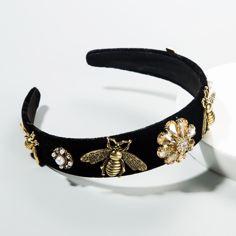 

Women s Baroque Gold Velvet Headband with Bee Accent – Retro European/American Fashion Accessory кавовий