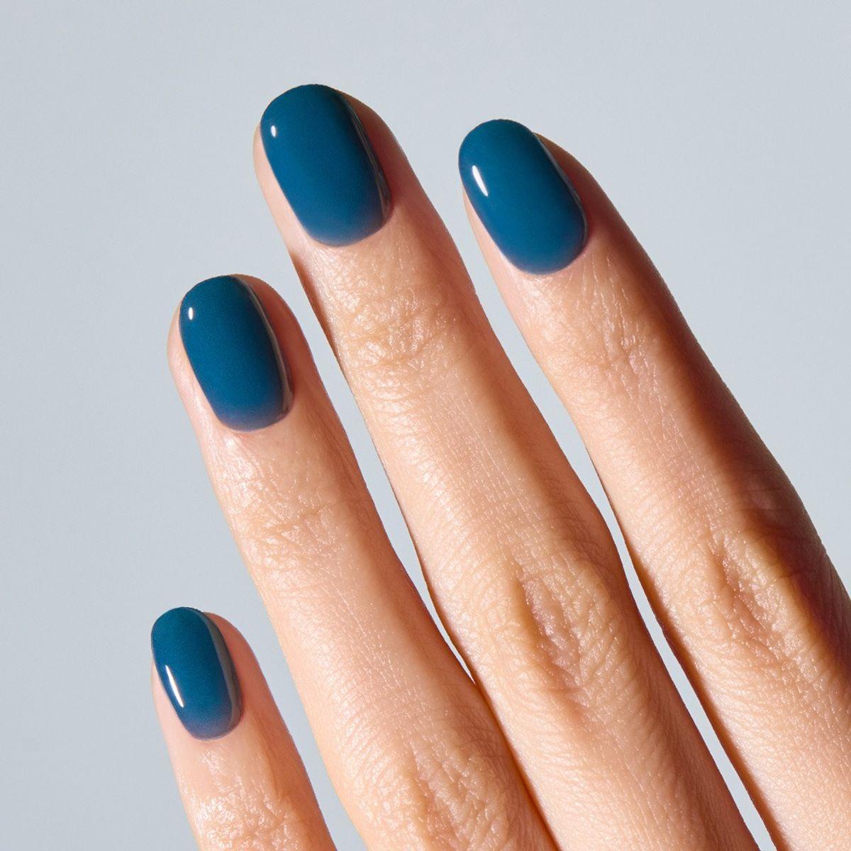 N Blueberry Veil Nails