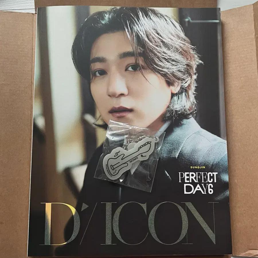

DAY6 Журнал Sungjin D-icon Тип B Брелок
