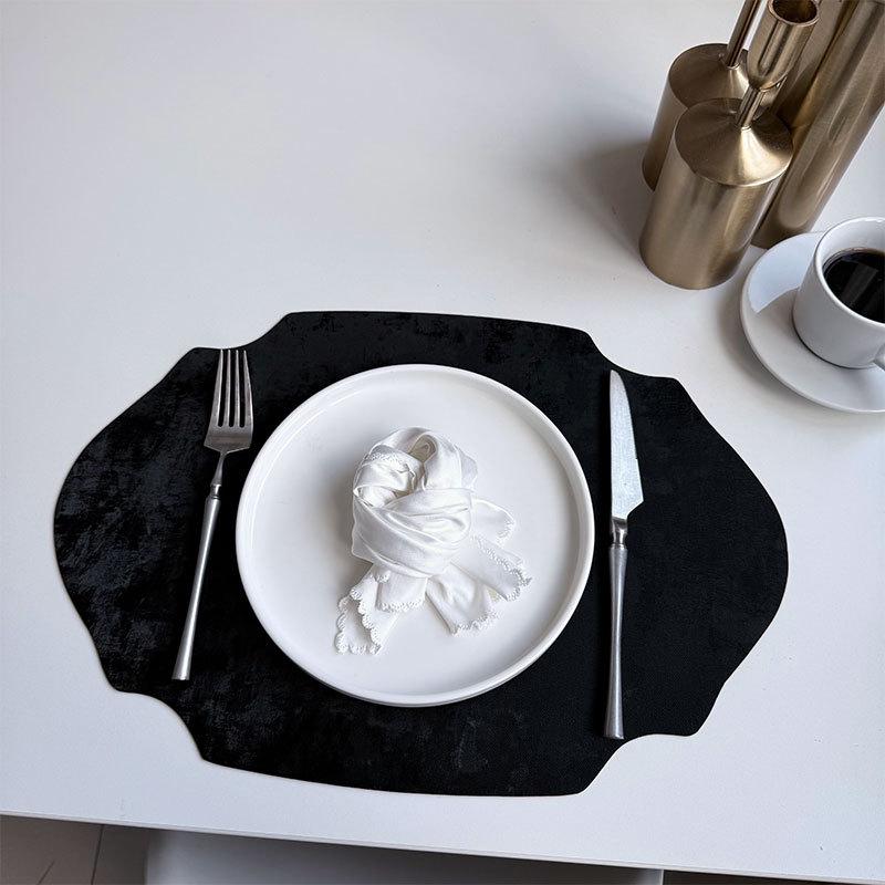 1/4/10PCS Red Oval Shaped Luxury Placemats Nordic Table Leather Placemats Insulated Coffee Table Mat Cafe Pad Christmas Gift 1pcs 30x43cm