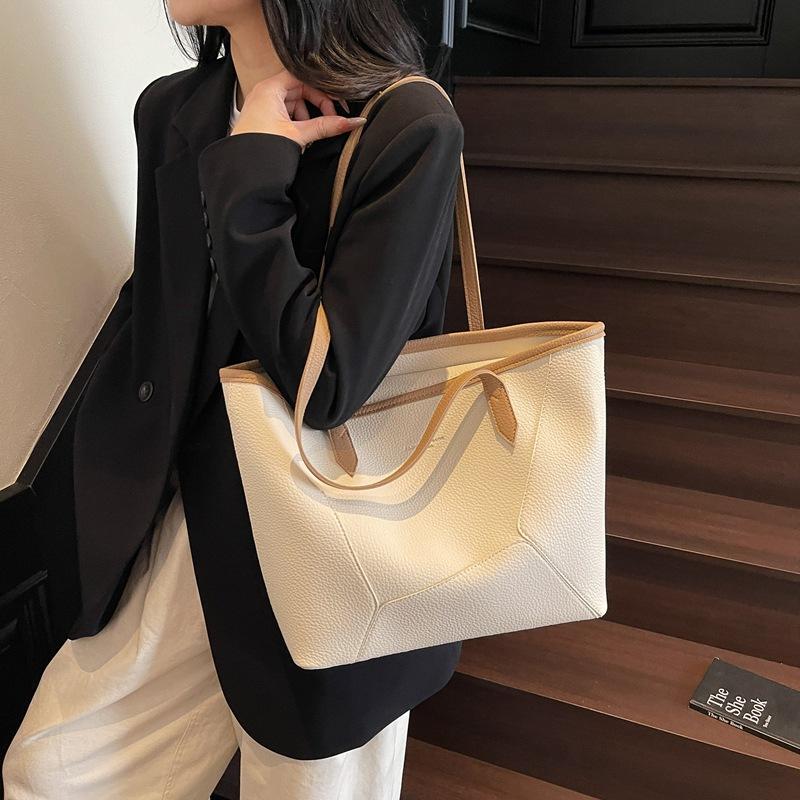 

Ретро нишевая сумка-тоут женская 2025 осень и зима новая большая вместительная текстурная простая сумка через плечо классная сумка для поездок на работу белый