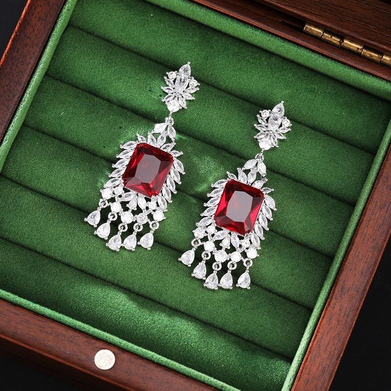 High-end Micro-inlaid Zircon Green Butterfly Fringed Heavy Industry Earrings French Light Luxury Dress Accessories