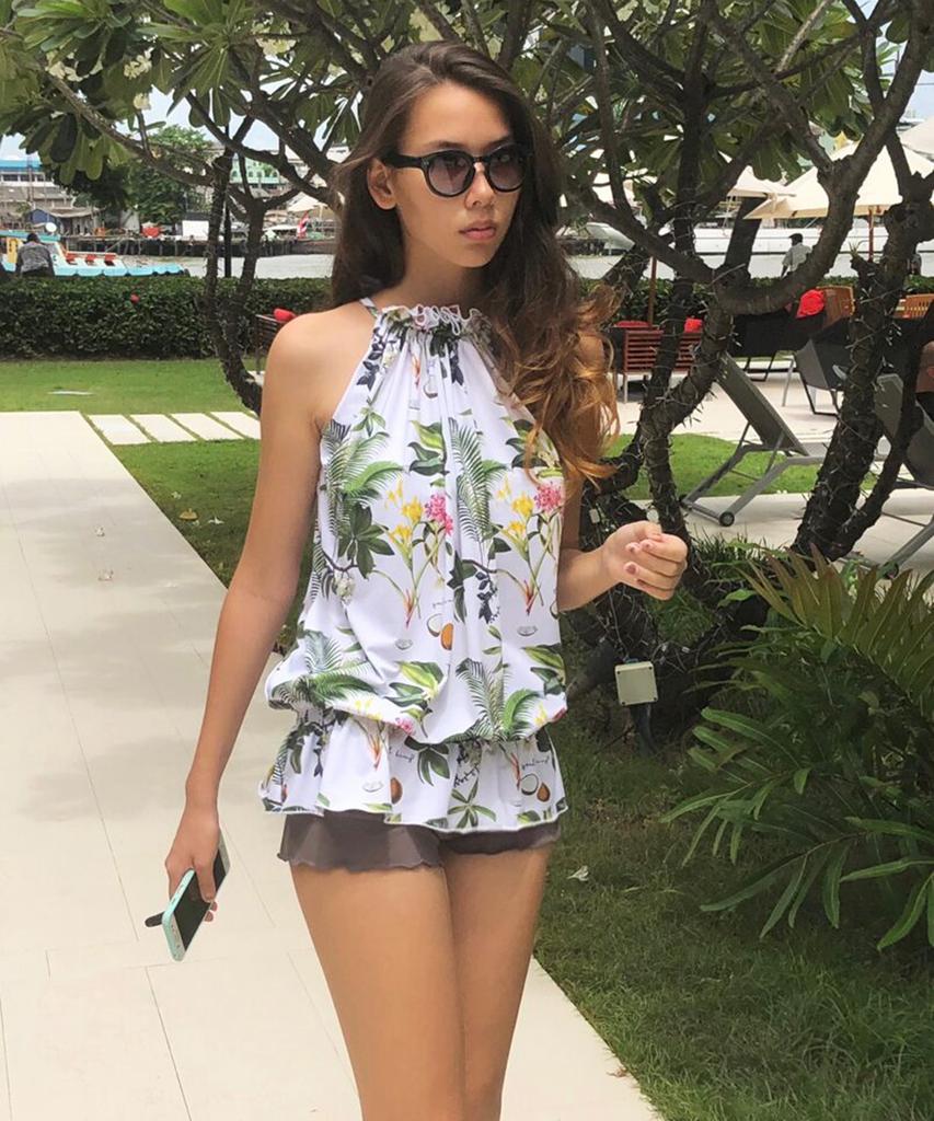 VLANDA Romantic Holiday & High Short Set [Top & Shorts Set]